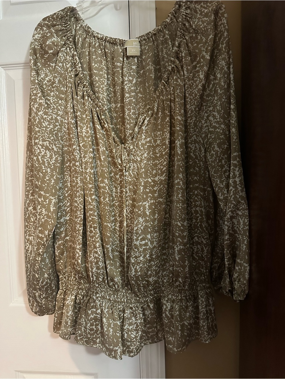 MICHAEL Michael Kors Olive and Cream Long Sleeve V-Neck Peasant Dress
